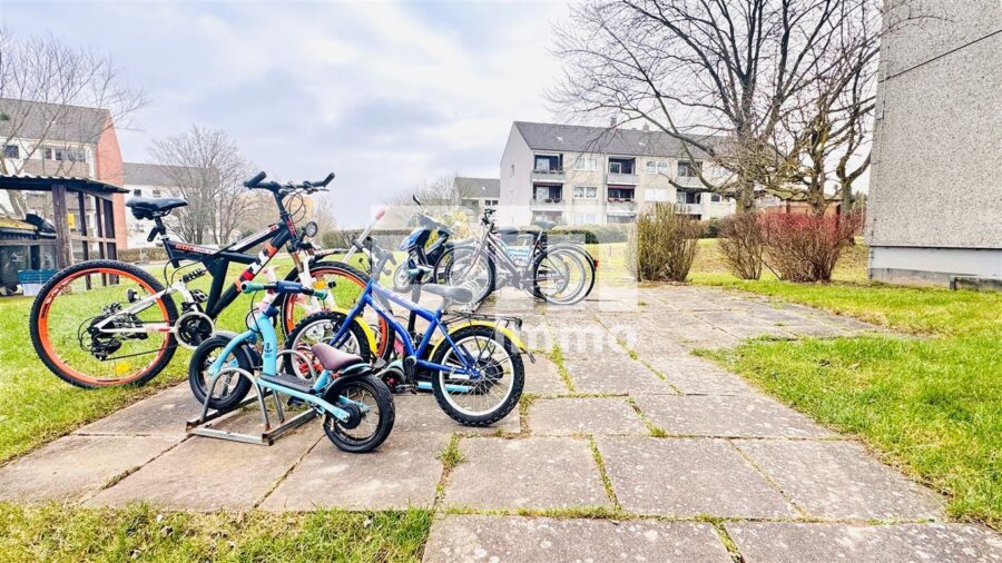 Modernisierte 3-Zimmerwohnung mit Balkon und fantastischem Panoramablick - Fahrradstellplätze
